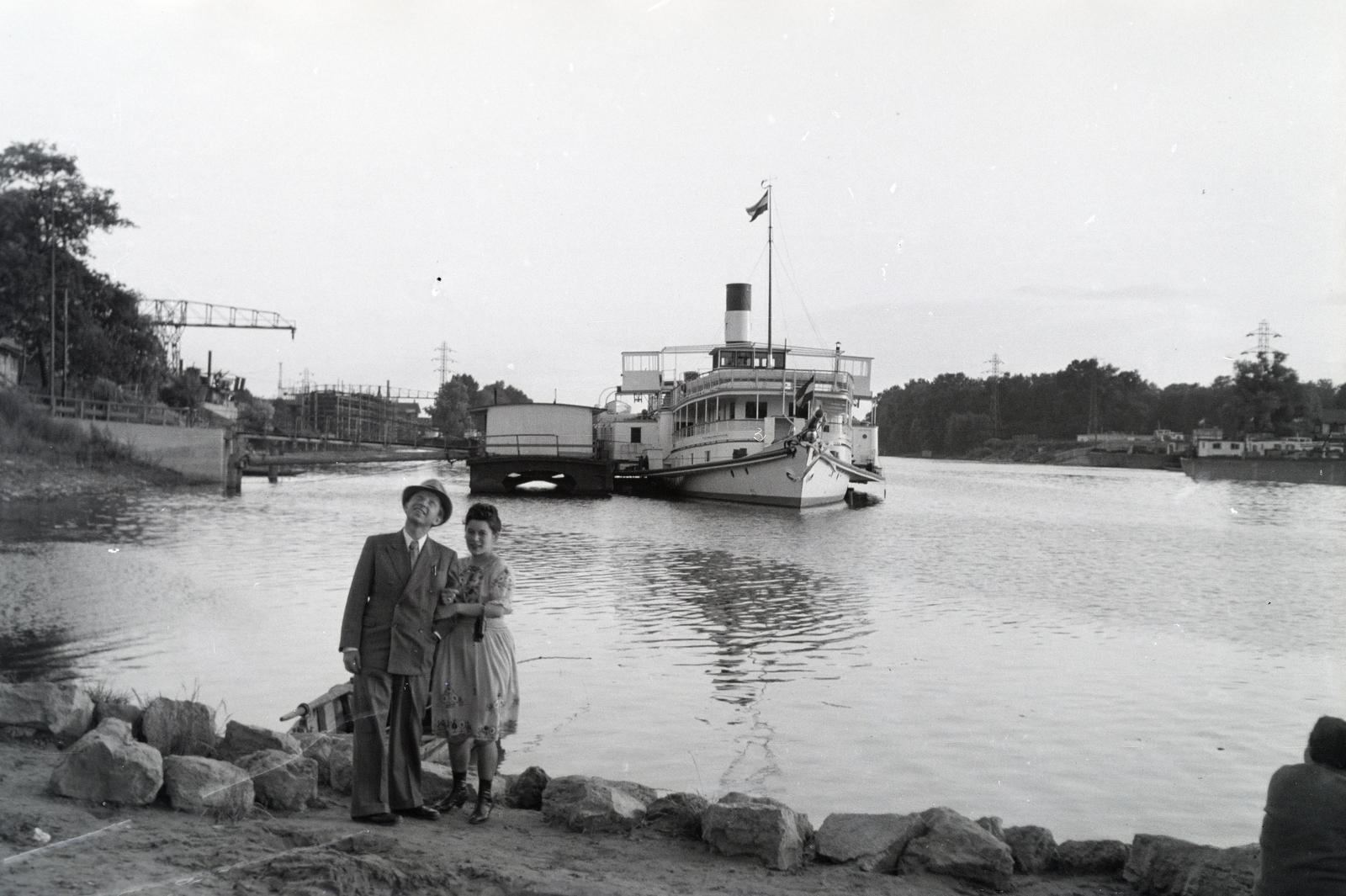 Magyarország, Budapest XIII., Újpesti-öböl, Ganz és Tsa. Villamossági-, Gép-, Waggon- és Hajógyár Rt., 1942, Reményi József, Budapest, gőzhajó, Fortepan #258093