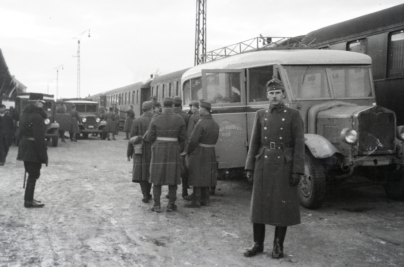 Magyarország, Sopron, Déli pályaudvar, vöröskeresztes kórházvonat., 1942, Reményi József, kórházvonat, Fortepan #258162