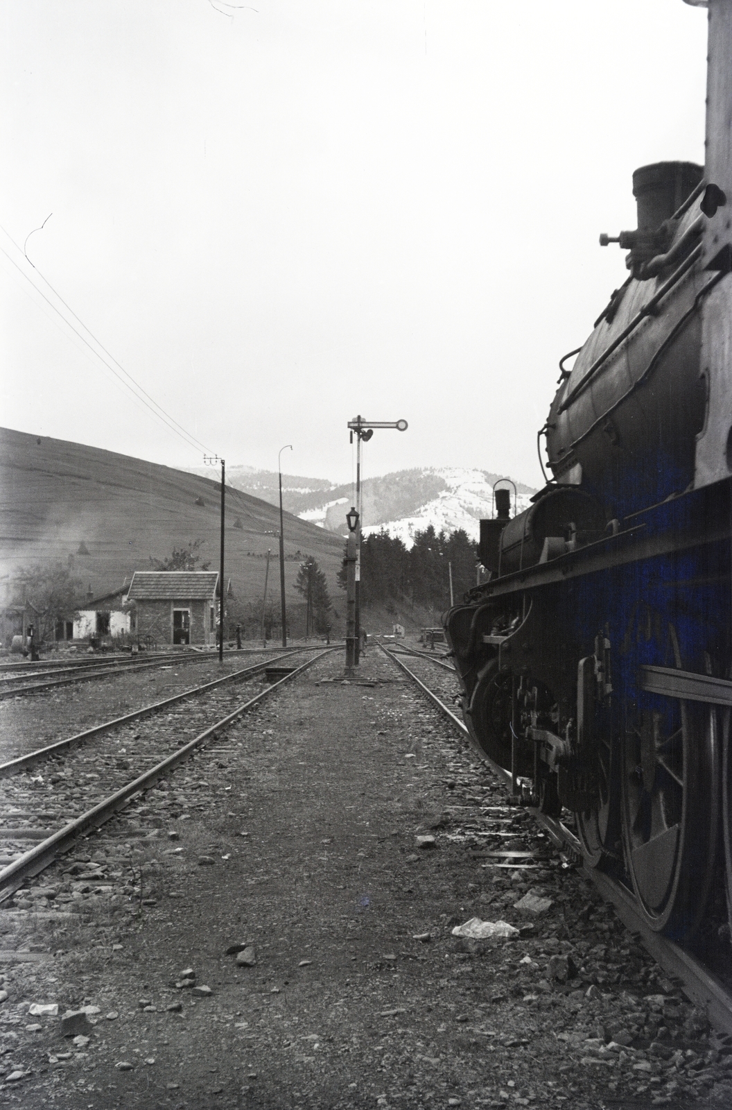 Ukrajna, Lavocsne, (ekkor Ławoczne), vasútállomás., 1943, Reményi József, vasúti jelző, Fortepan #258285