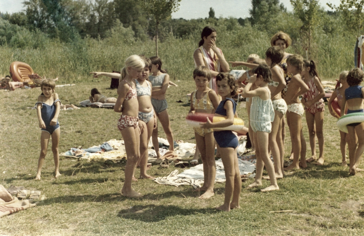 1975, Ferencvárosi Helytörténeti Gyűjtemény, fürdőruha, színes, Fortepan #25850