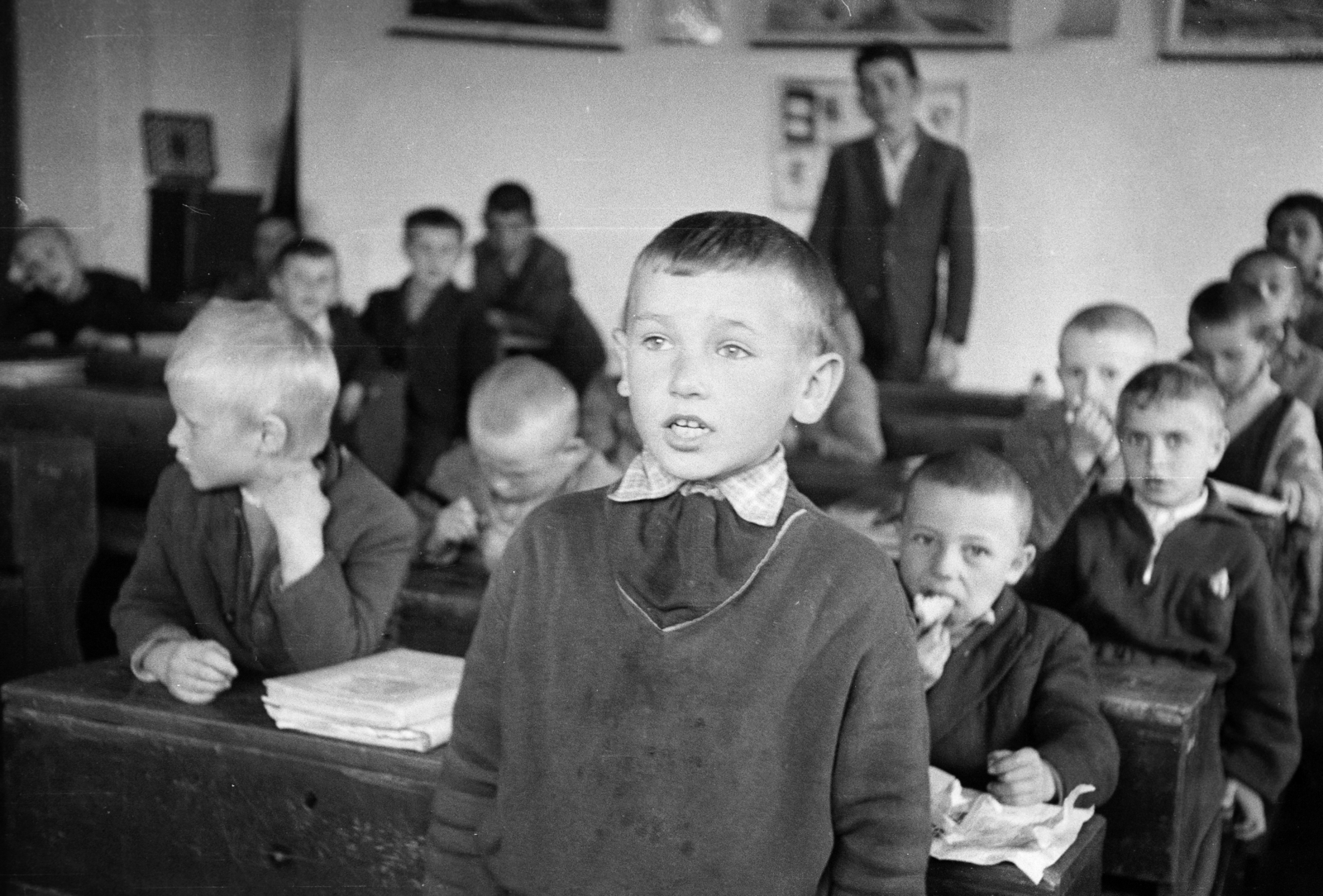 1960, Reményi József, school desk, boys, classroom, Fortepan #258500