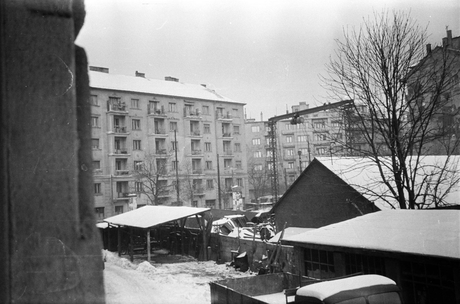 Hungary, Budapest XI., szemben a Bartók Béla út - Ulászló utca sarkán álló házak láthatók., 1961, Reményi József, Budapest, snow, winter, Fortepan #258569