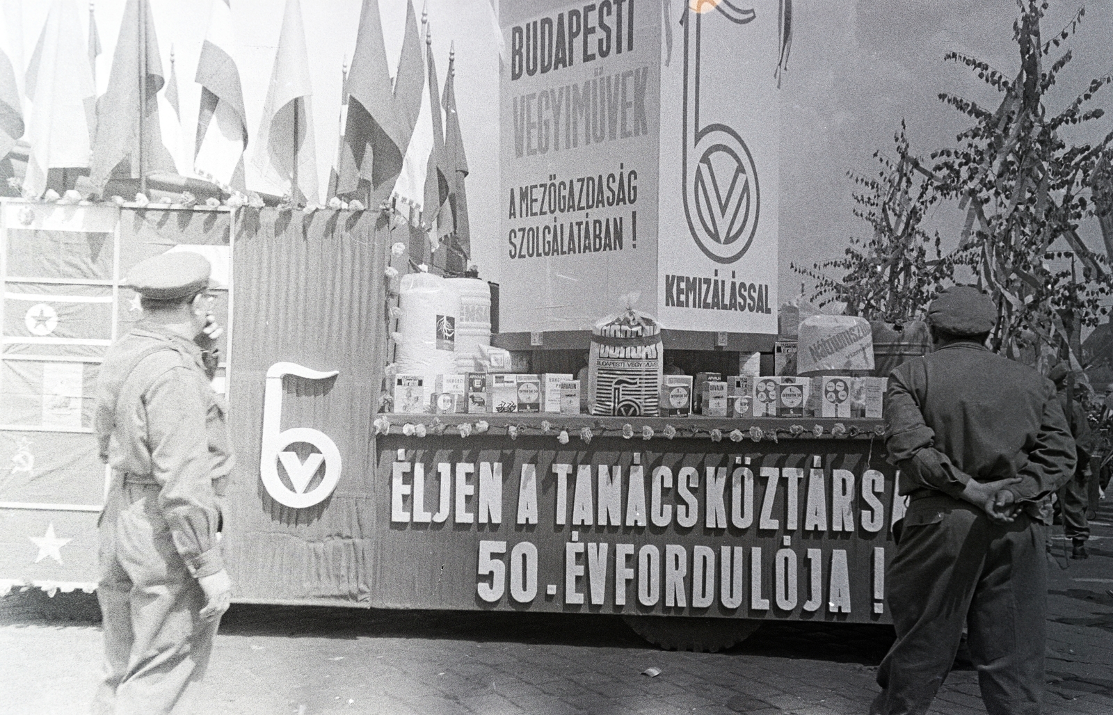 Hungary, Budapest XIV., Dózsa György út, Ötvenhatosok tere (Felvonulási tér), május 1-i felvonulás., 1969, Reményi József, Budapest, Fortepan #258627