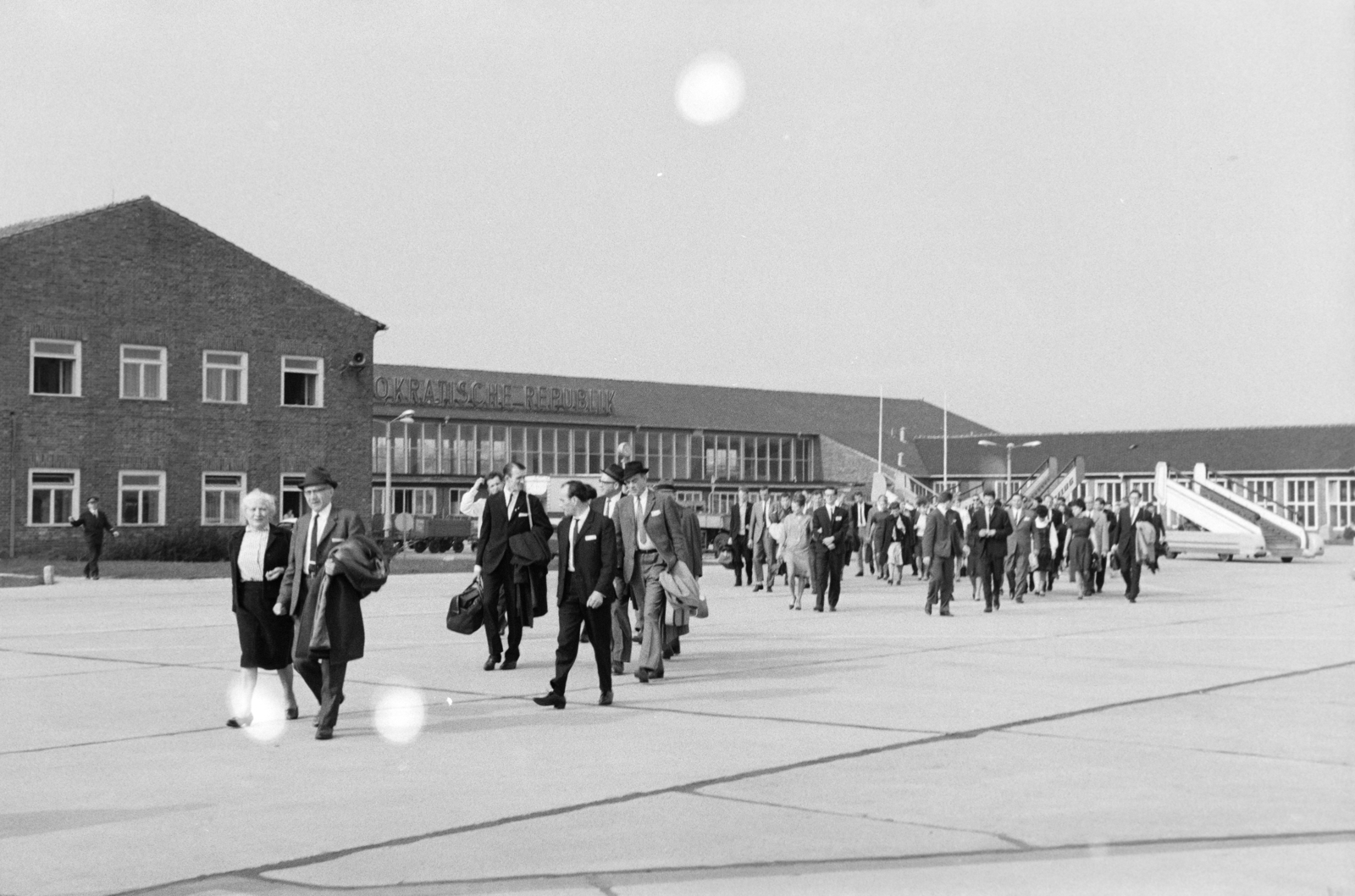 Németország, Berlin, Schönefeld repülőtér., 1964, Reményi József, NDK, Kelet-Berlin, Fortepan #258630