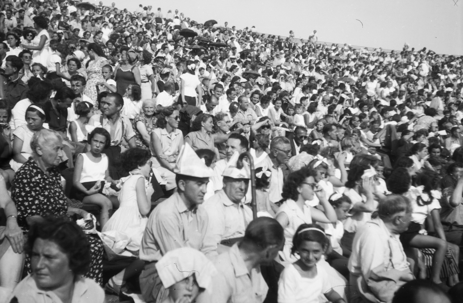 Hungary, Népstadion, Budapest XIV., 1958, Reményi József, auditorium, mass, Budapest, Fortepan #258704