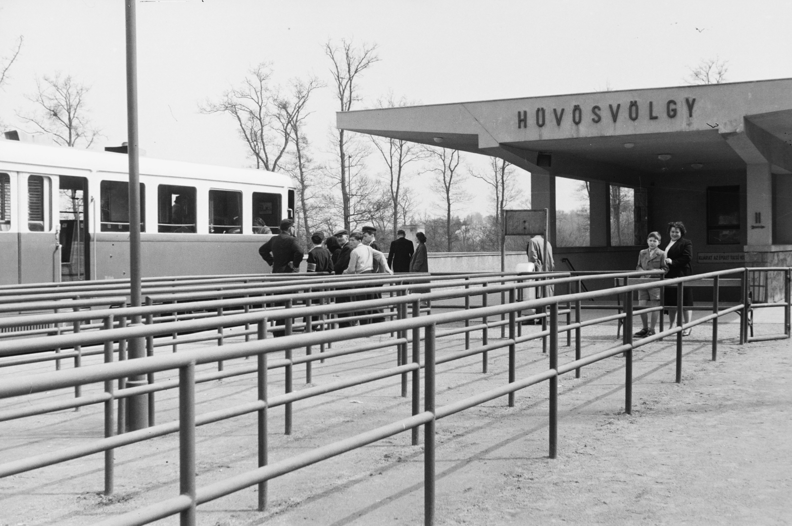 Hungary, Budapest II., a Gyermekvasút (Úttörővasút) végállomása., 1960, Reményi József, Children's railway, railing, Budapest, Fortepan #258754
