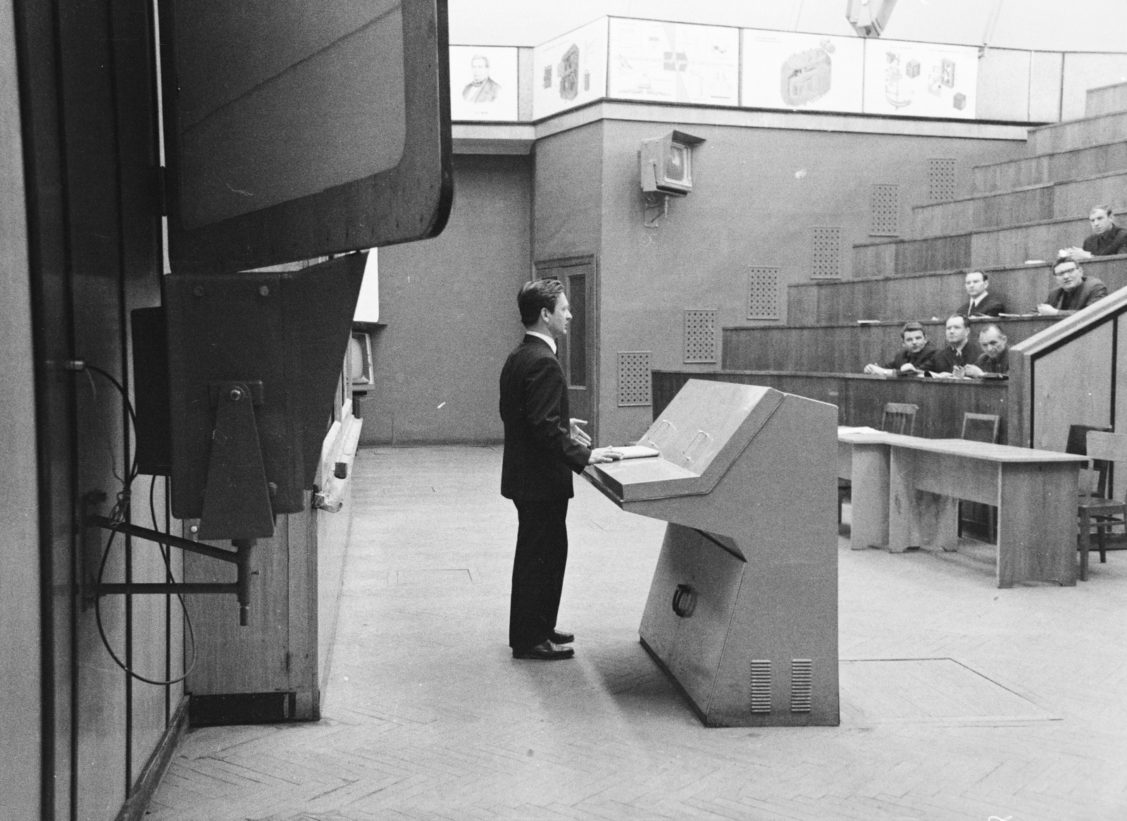 Russia, Moscow, Krasznokazarmennaja ulica 14., Moszkvai Energetikai Intézet., 1969, Reményi József, play, Soviet Union, Fortepan #258792