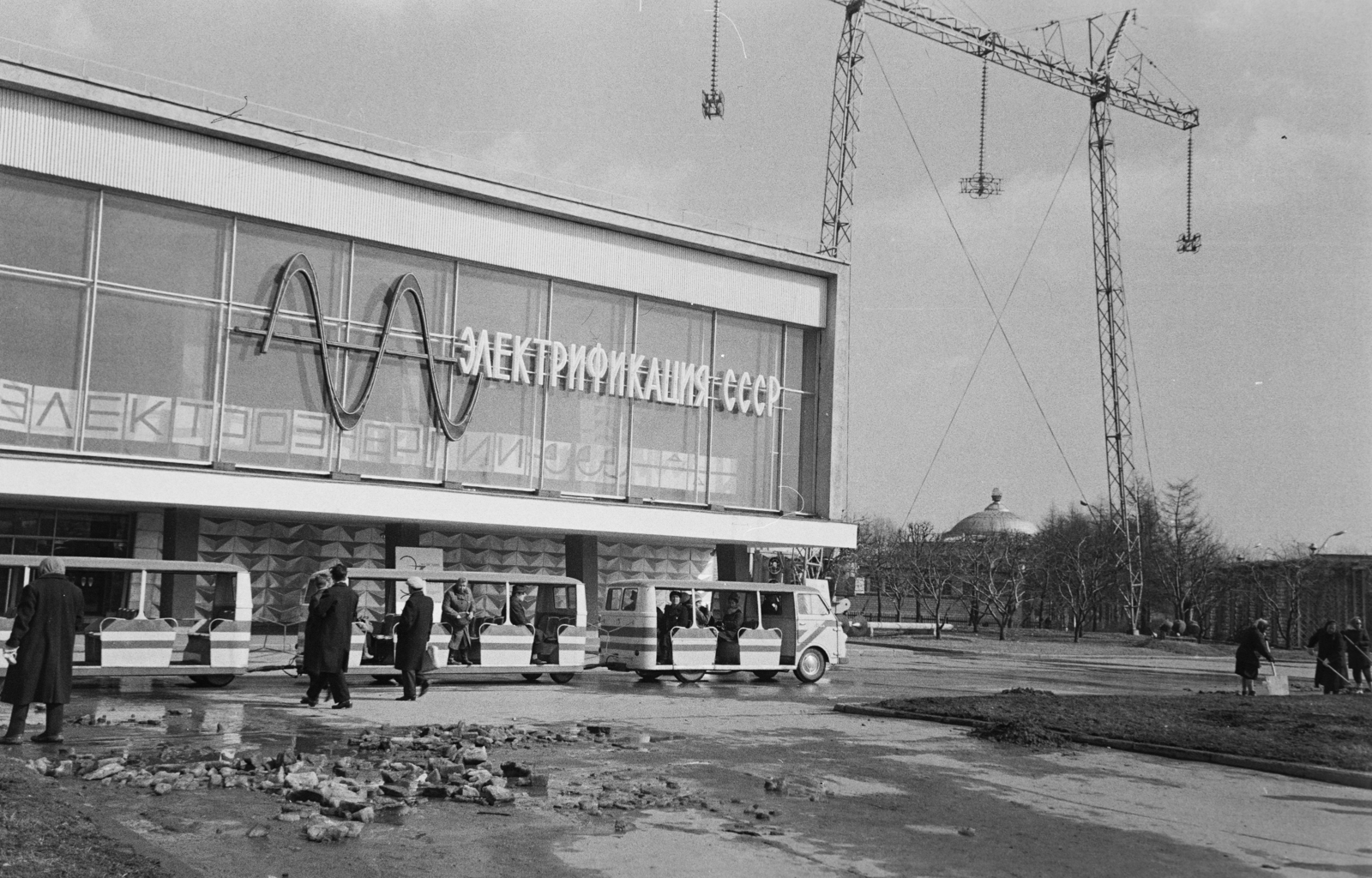 Oroszország, Moszkva, Népgazdaság Eredményeinek Kiállítása (ma Összoroszországi Kiállítási Központ)., 1970, Reményi József, Szovjetunió, Fortepan #258805