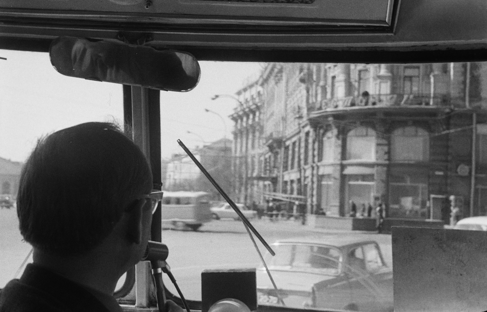 Russia, Moscow, ulica Ohotnij Rjad (proszpekt Marksza) - Tverszkaja ulica (ulica Gorkava) sarok, szemben a Hotel National, balra a Manézs tér (plosagy 50-letija Oktjabrja)., 1966, Reményi József, Fortepan #258807