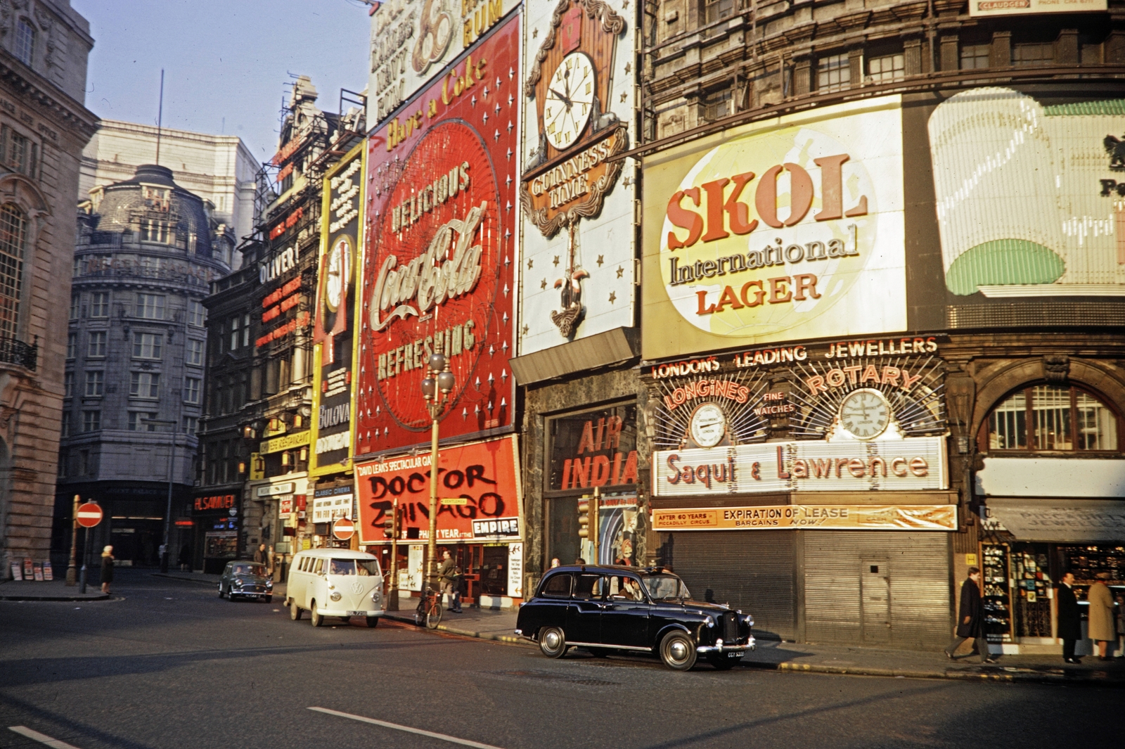 United Kingdom, London, Piccadilly Circus, szemben a Glasshouse Street., 1967, UWM Libraries, poster, neon sign, Fortepan #258914