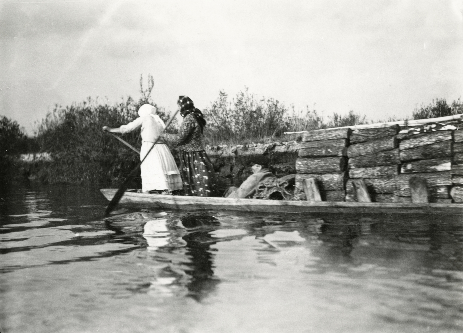 Belarus, a környező településekről, a Pina folyón és a csatornákon, a havi, lengyel vásárra érkező és ott árusító kereskedők., 1934, UWM Libraries, Fortepan #258999