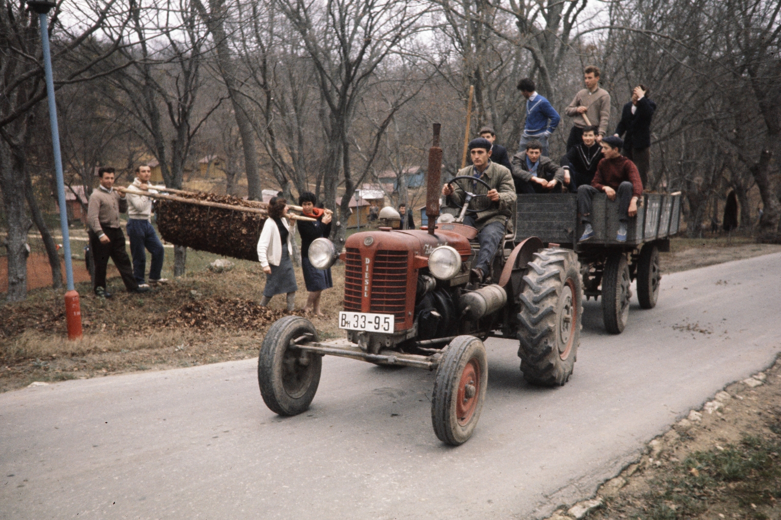 Bulgária, 1970, UWM Libraries, Harrison Forman, traktor, színes, Fortepan #259079