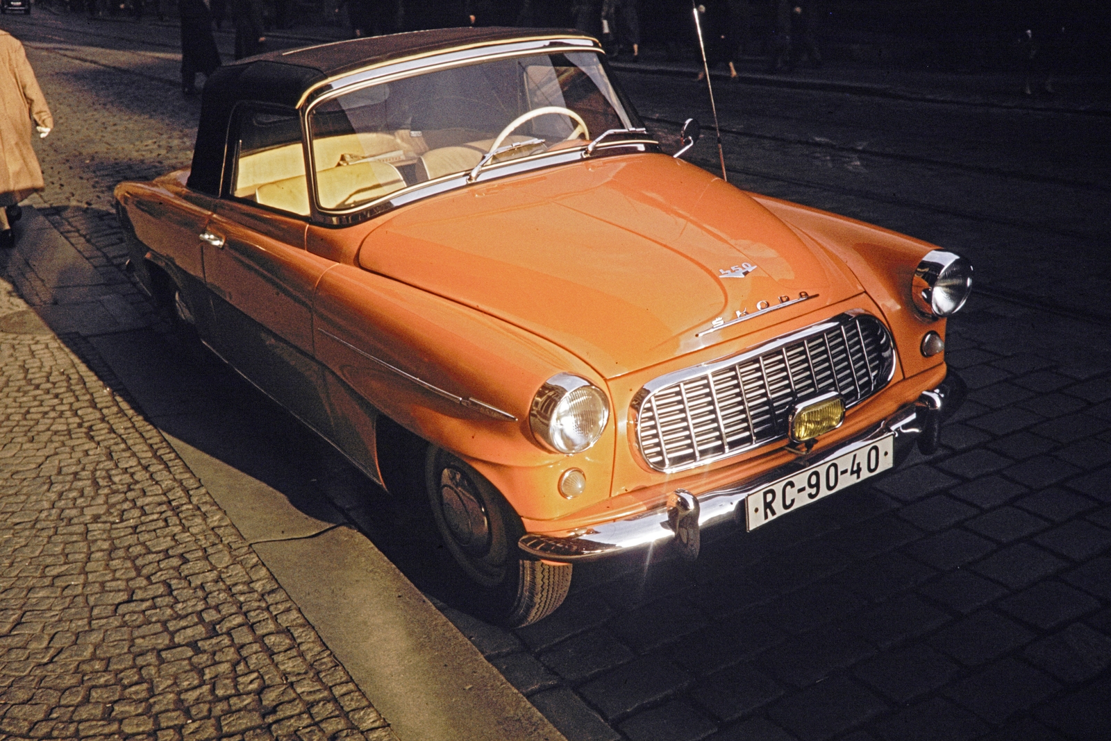 Czech Republik, Prague, 1960, UWM Libraries, number plate, Skoda-brand, convertible, colorful, Fortepan #259117