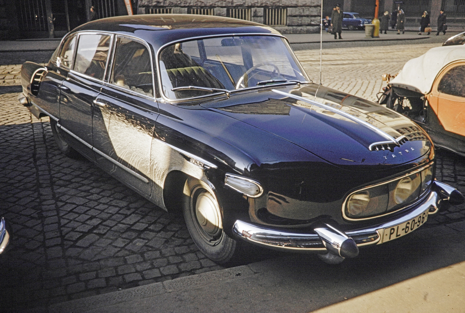 Slovakia, Bratislava, Štúrova ulica (egykor Baross Gábor út), jobb szélen a háttérben az ulica Gorkého (András utca) torkolata., 1960, UWM Libraries, colorful, number plate, Tatra-brand, Velorex-brand, Fortepan #259147