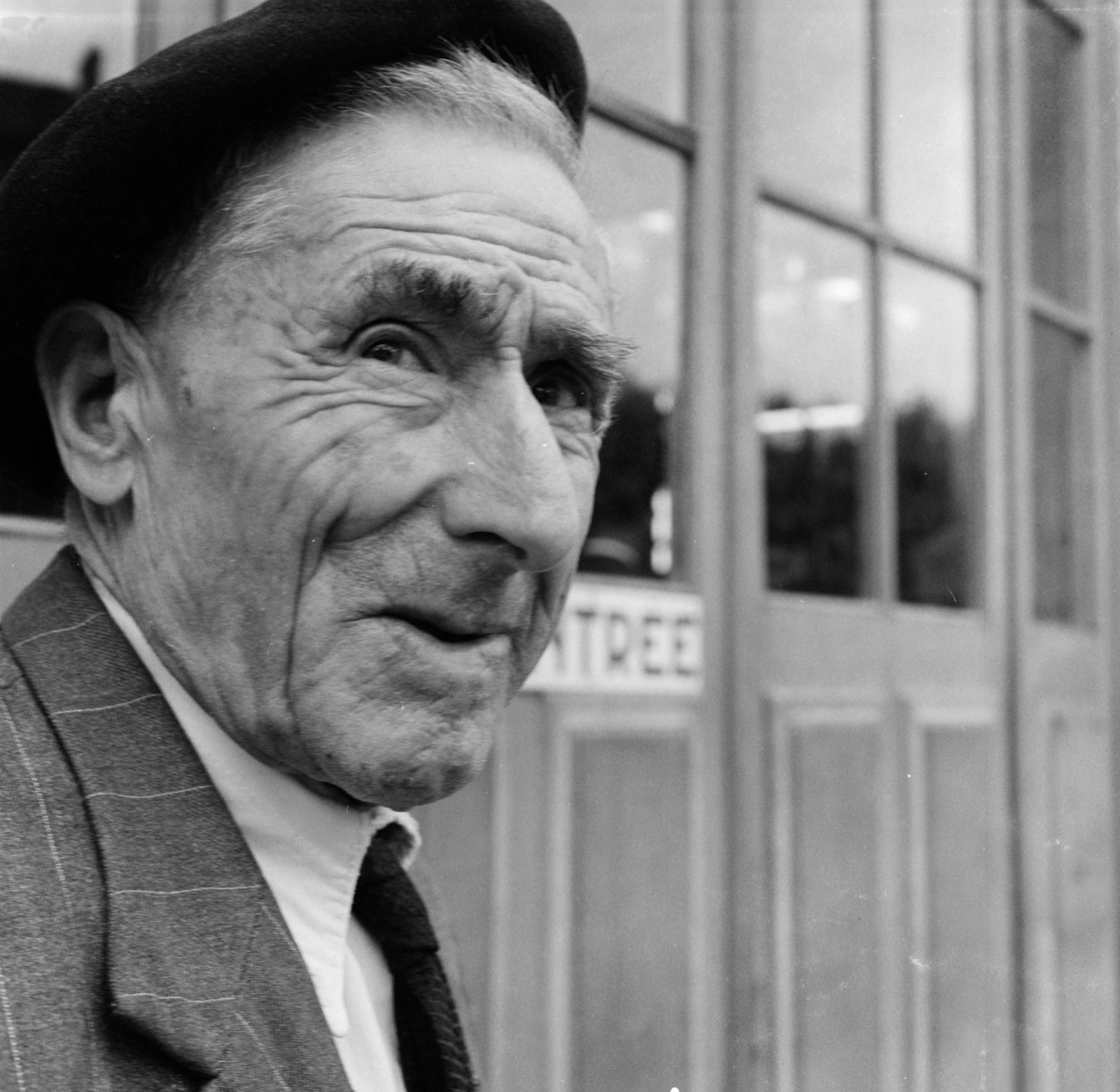 France, 1958, UWM Libraries, photo aspect ratio: square, old person, Fortepan #259272