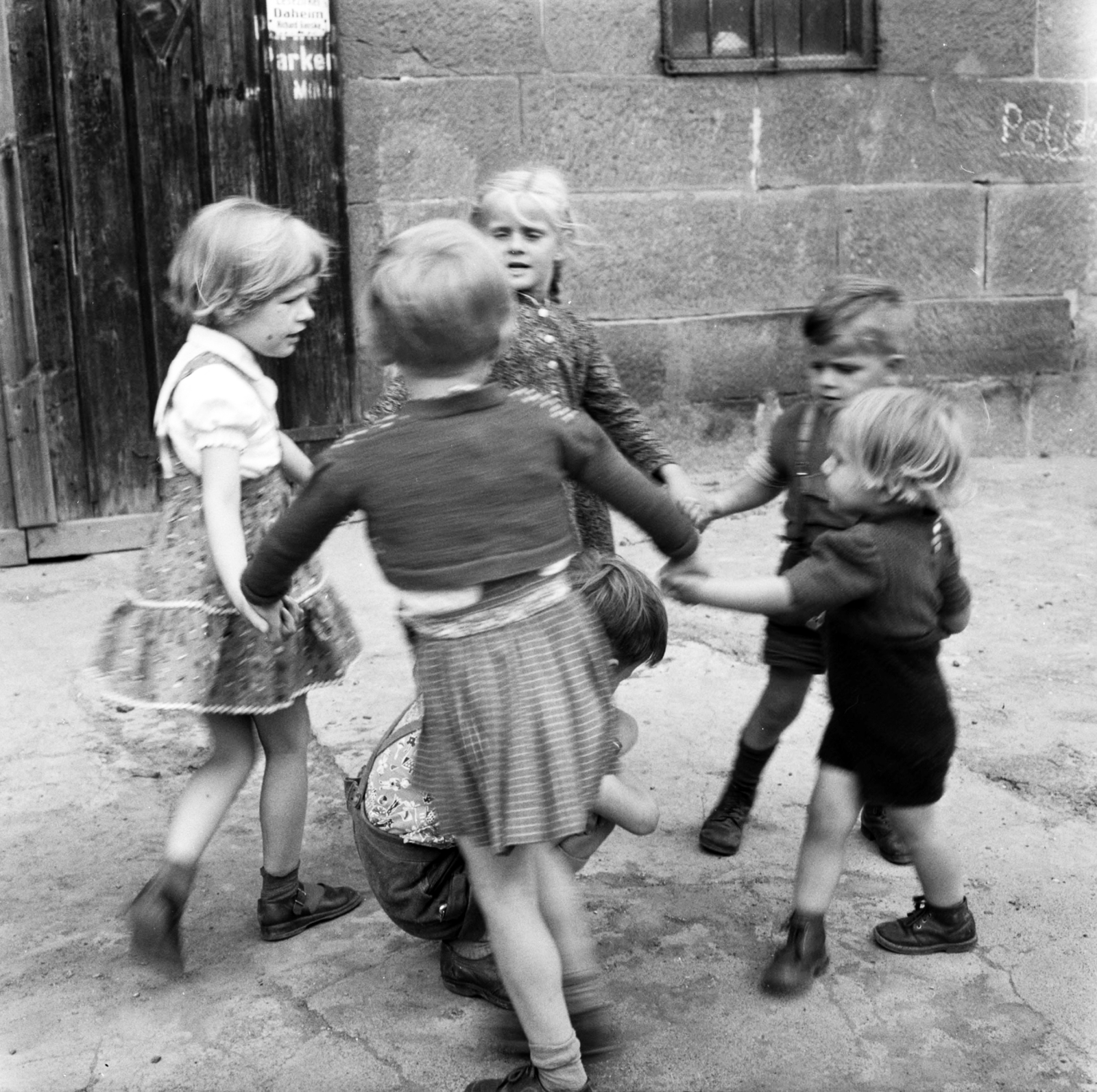 Germany, 1958, UWM Libraries, FRG, photo aspect ratio: square, toy, kids, round dance, Fortepan #259281