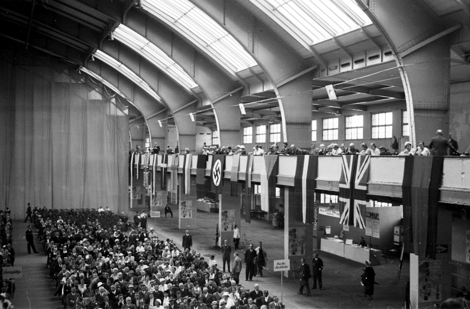 Németország, Berlin, Charlottenburg-Wilmersdorf, kiállítócsarnok a mai Messe/Nord ICC (Witzleben) állomás közelében. Baptista Ötödik Világkongresszus., 1934, UWM Libraries, Clarence Woodrow Sorensen, Fortepan #259354