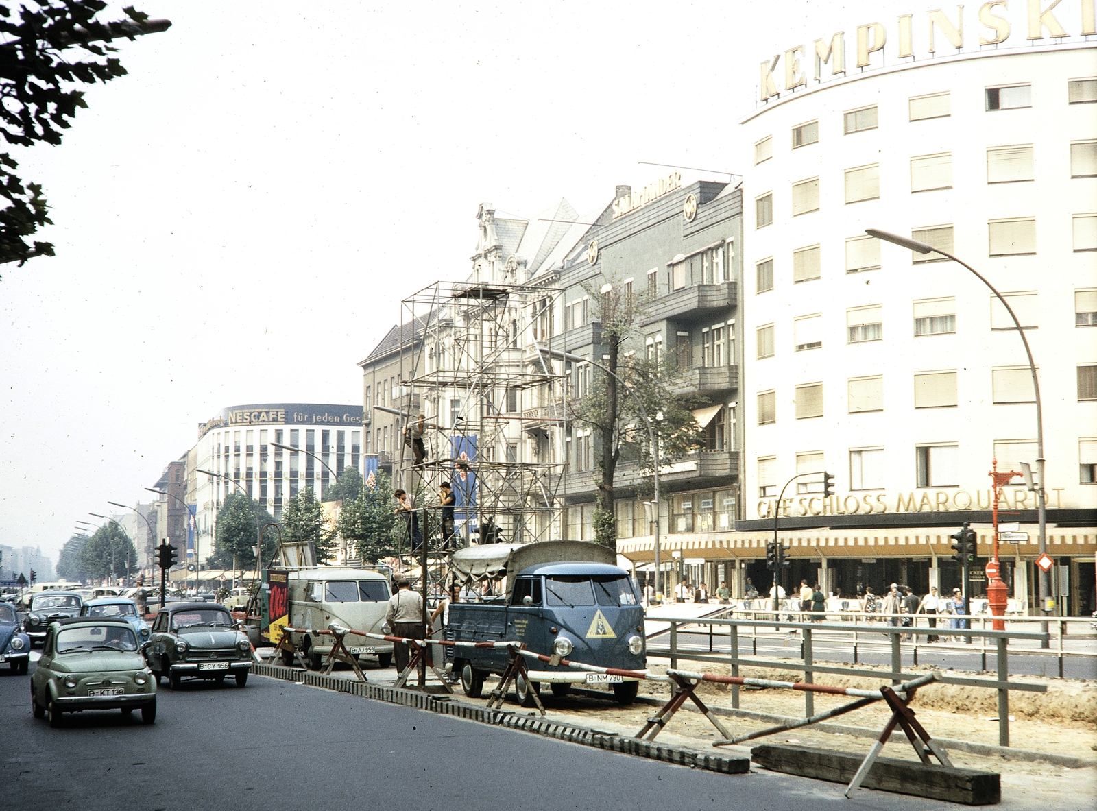 Germany, Berlin, Nyugat-Berlin, a Kurfürstendamm, a Fasanenstrasse és Uhlandstrasse közti szakasza., 1961, UWM Libraries, West Berlin, Fortepan #259397