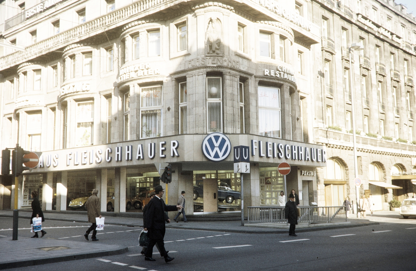 Germany, Köln, Marzellenstrasse - Trankgasse sarok., 1972, UWM Libraries, crosswalk, Fortepan #259398