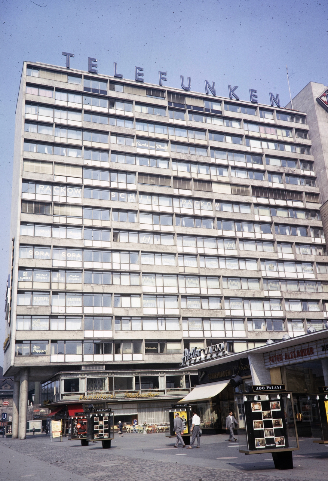 Németország, Berlin, Nyugat-Berlin, Hardenbergstrasse., 1961, UWM Libraries, Harrison Forman, plakát, neon felirat, Telefunken-márka, Nyugat-Berlin, Fortepan #259416