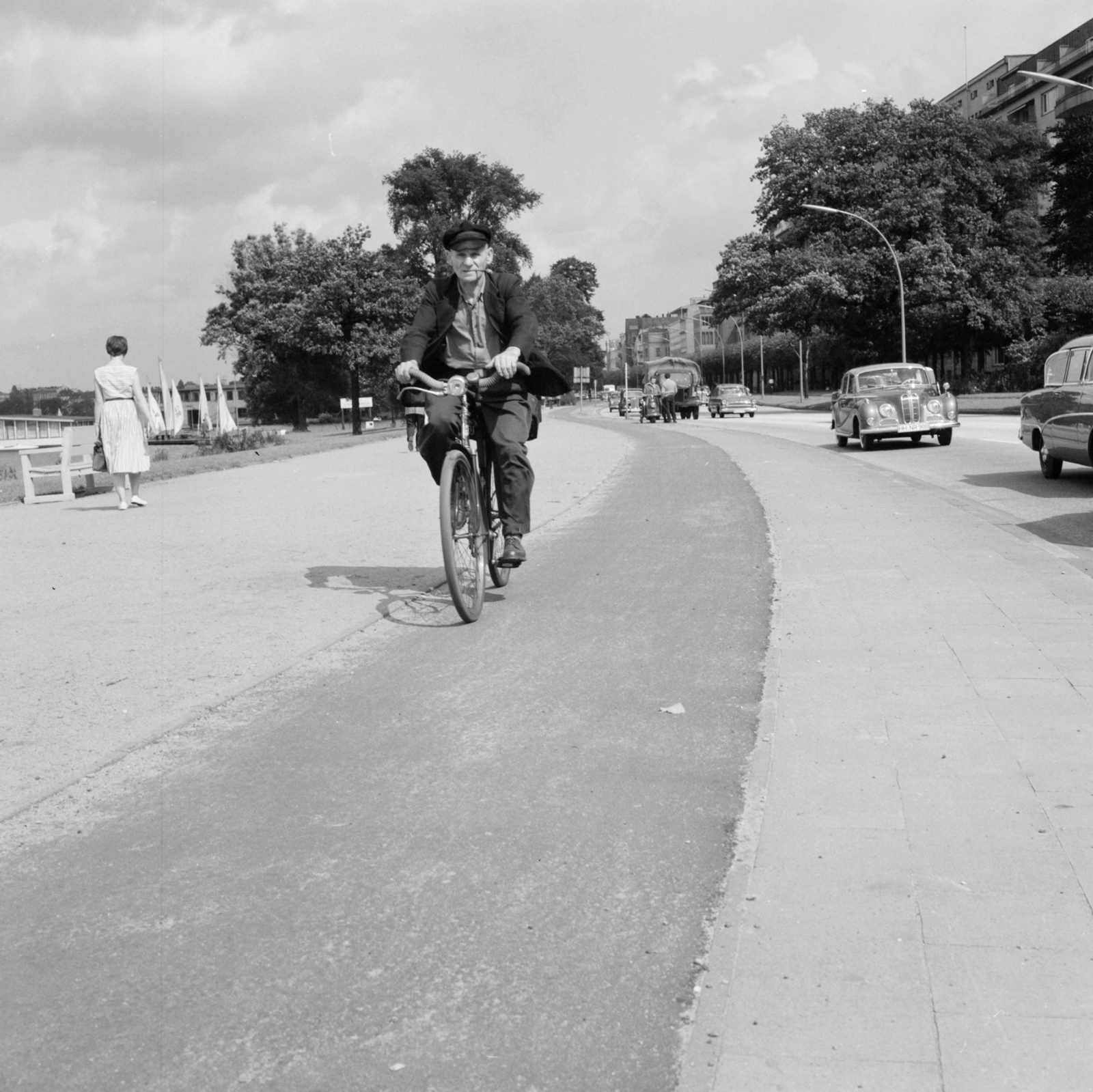 Germany, Hamburg, 1958, UWM Libraries, FRG, photo aspect ratio: square, bicycle, bike lane, Fortepan #259432
