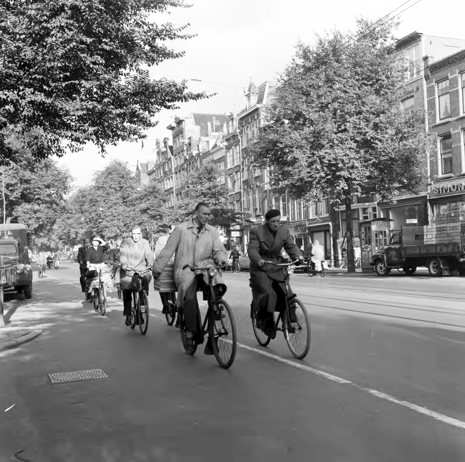 Netherlands, Amsterdam, Rozengracht., 1956, UWM Libraries, bicycle, street view, photo aspect ratio: square, Fortepan #259467