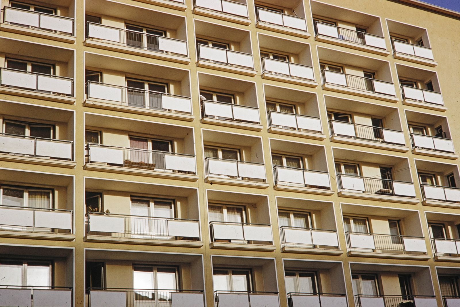 Hungary, 1960, UWM Libraries, colorful, modern architecture, balcony, Fortepan #259500