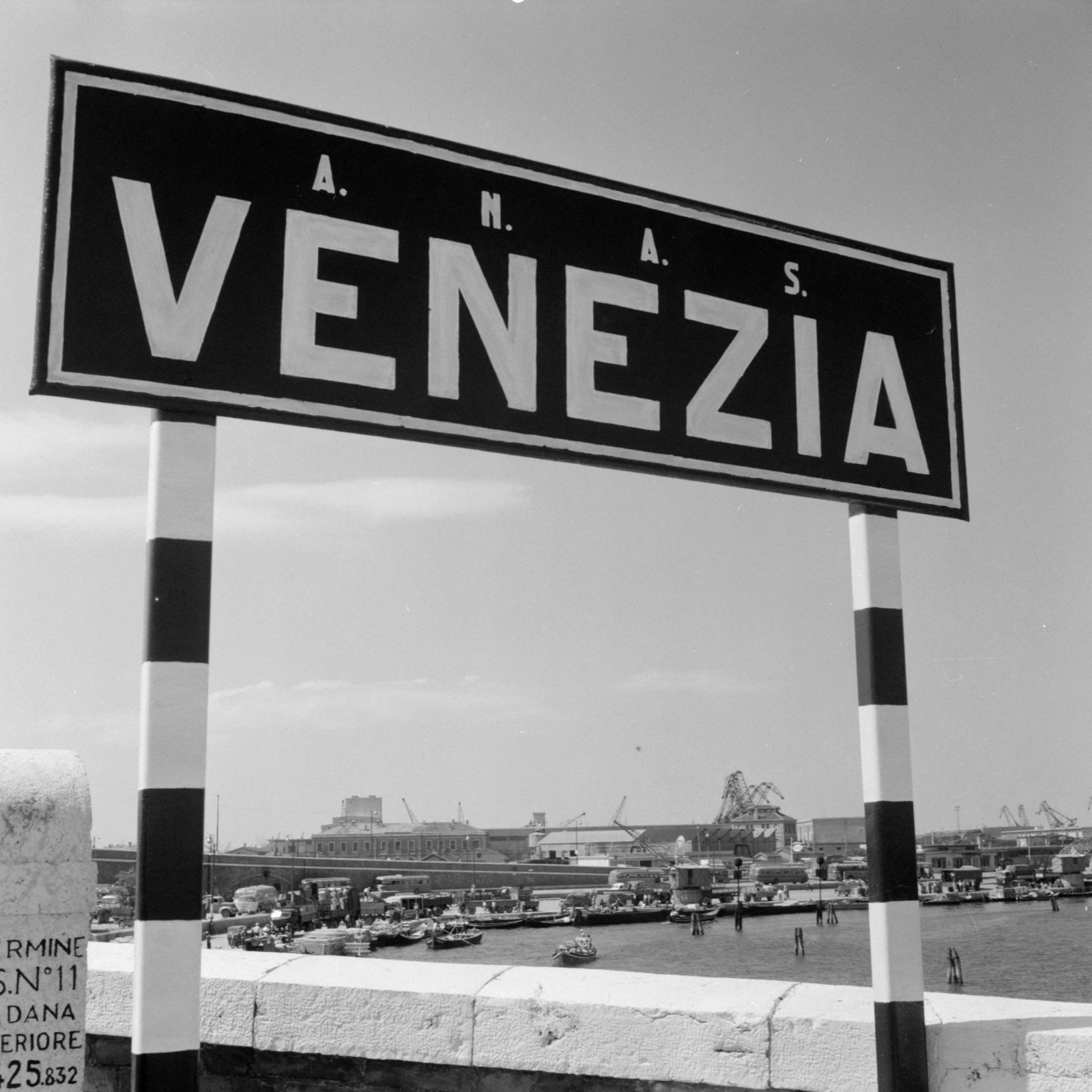 Olaszország, Velence, Ponte della Libertà., 1956, UWM Libraries, képarány: négyzetes, helységnévtábla, Fortepan #259552