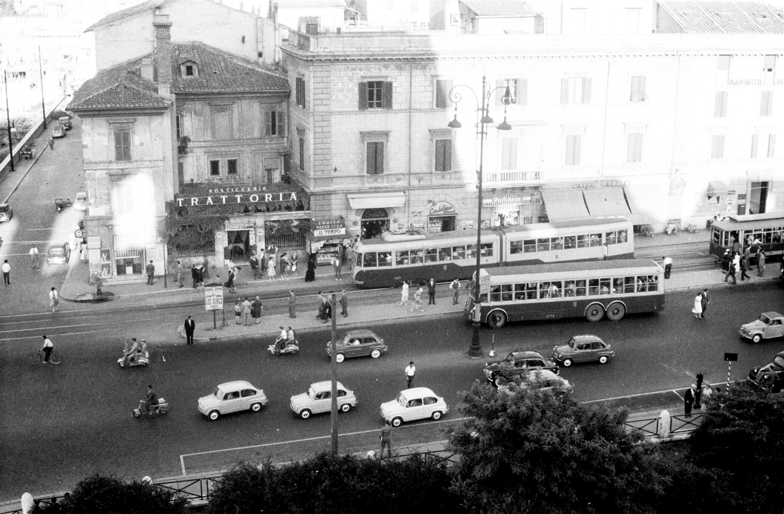 Italy, Rome, Piazza del Colosseo a Colosseum-ból fotózva., 1959, UWM Libraries, bicycle, tram, scooter, Fortepan #259577