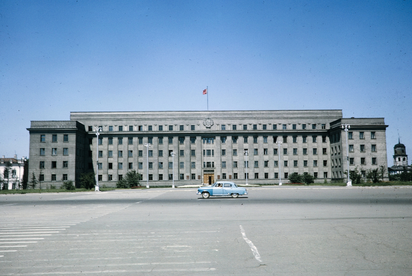 Oroszország, Irkutszk, gróf Szperanszkij tér, szemben a Szovjetek Háza., 1964, UWM Libraries, Harrison Forman, Best of, Fortepan #259658