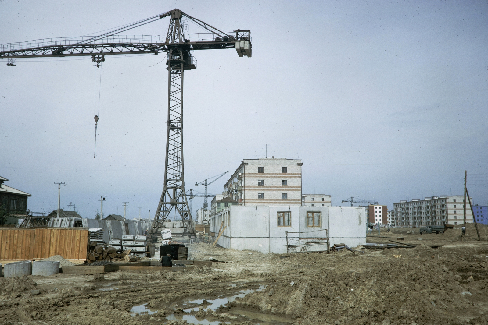 Russia, 1964, UWM Libraries, crane, construction, concrete block of flats, Fortepan #259668