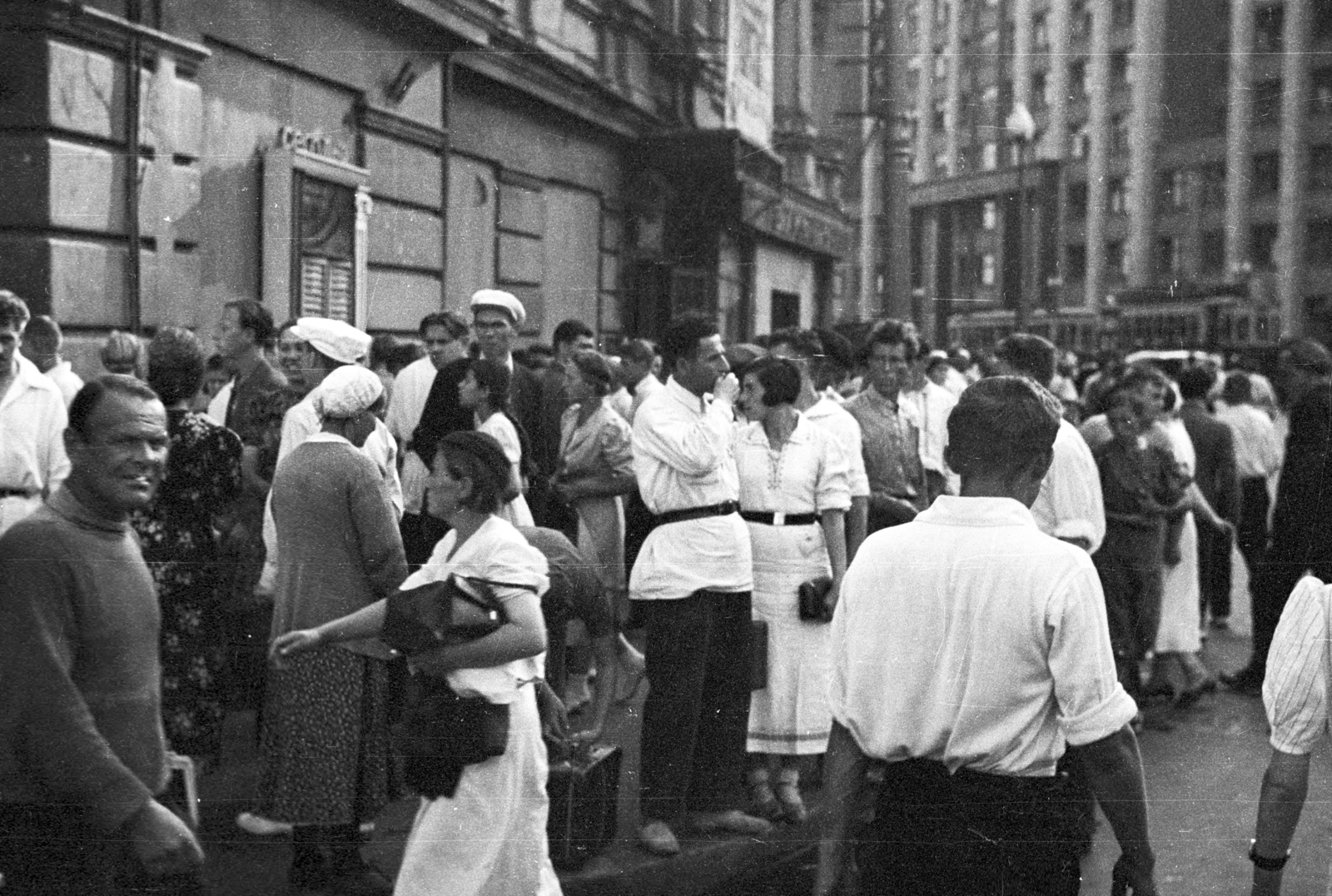 Russia, Moscow, ulica Ohotnij Rjad a plosagy Revoljucii (Forradalom tér) felől nézve., 1939, UWM Libraries, gaping, Fortepan #259866