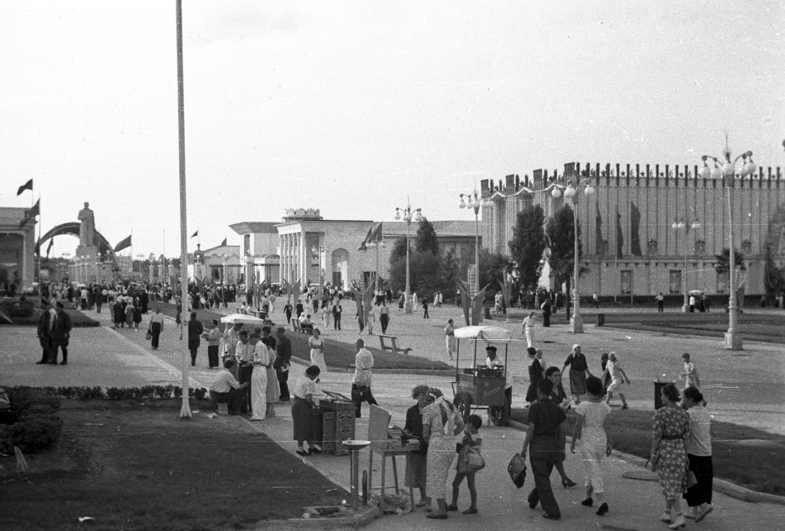 Russia, Moscow, Népgazdaság Eredményeinek Kiállítása (később Összoroszországi Kiállítási Központ)., 1939, UWM Libraries, Fortepan #259887