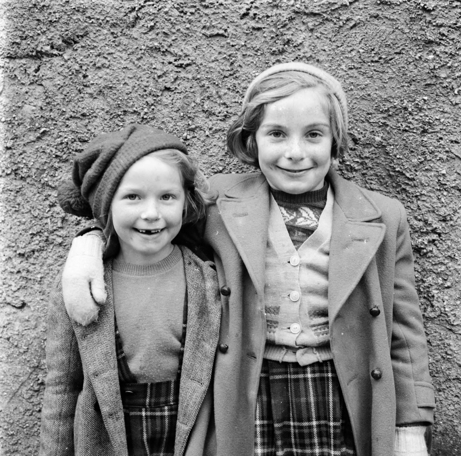 untitled, 1956, UWM Libraries, Best of, friendship, school uniform, girl, photo aspect ratio: square, Fortepan #259994