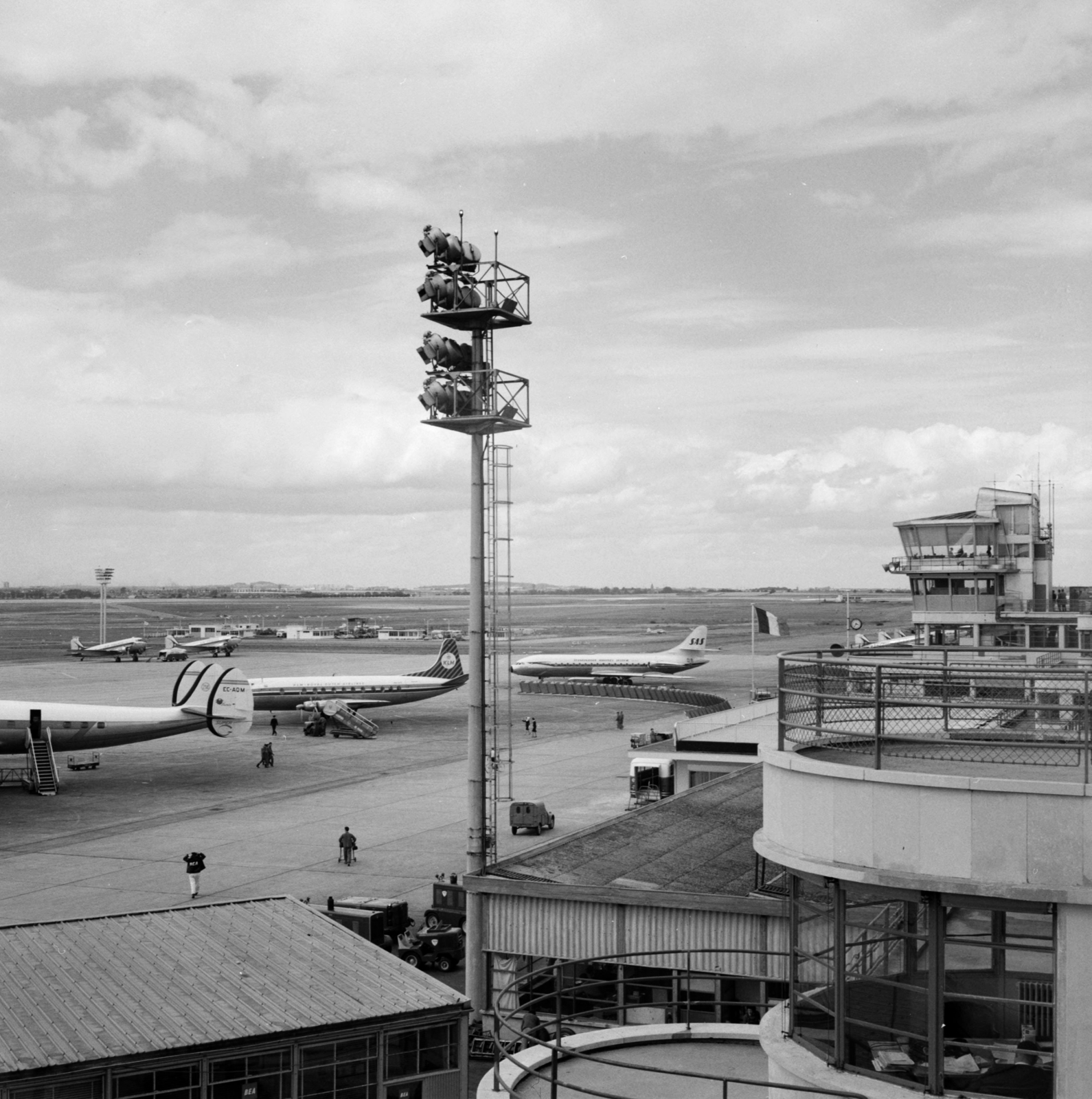 France, Paris, Le Bourget repülőtér., 1958, UWM Libraries, photo aspect ratio: square, Fortepan #259995