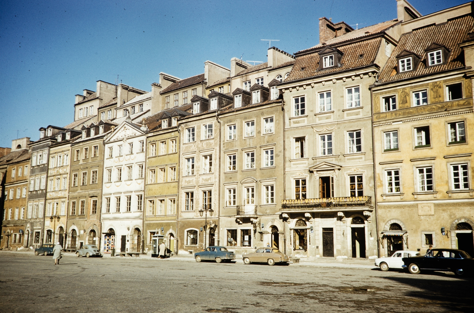 Poland, Warsaw, Óvárosi piactér (Rynek Starego Miasta)., 1960, UWM Libraries, colorful, attic conversion, tenement house, Fortepan #260034