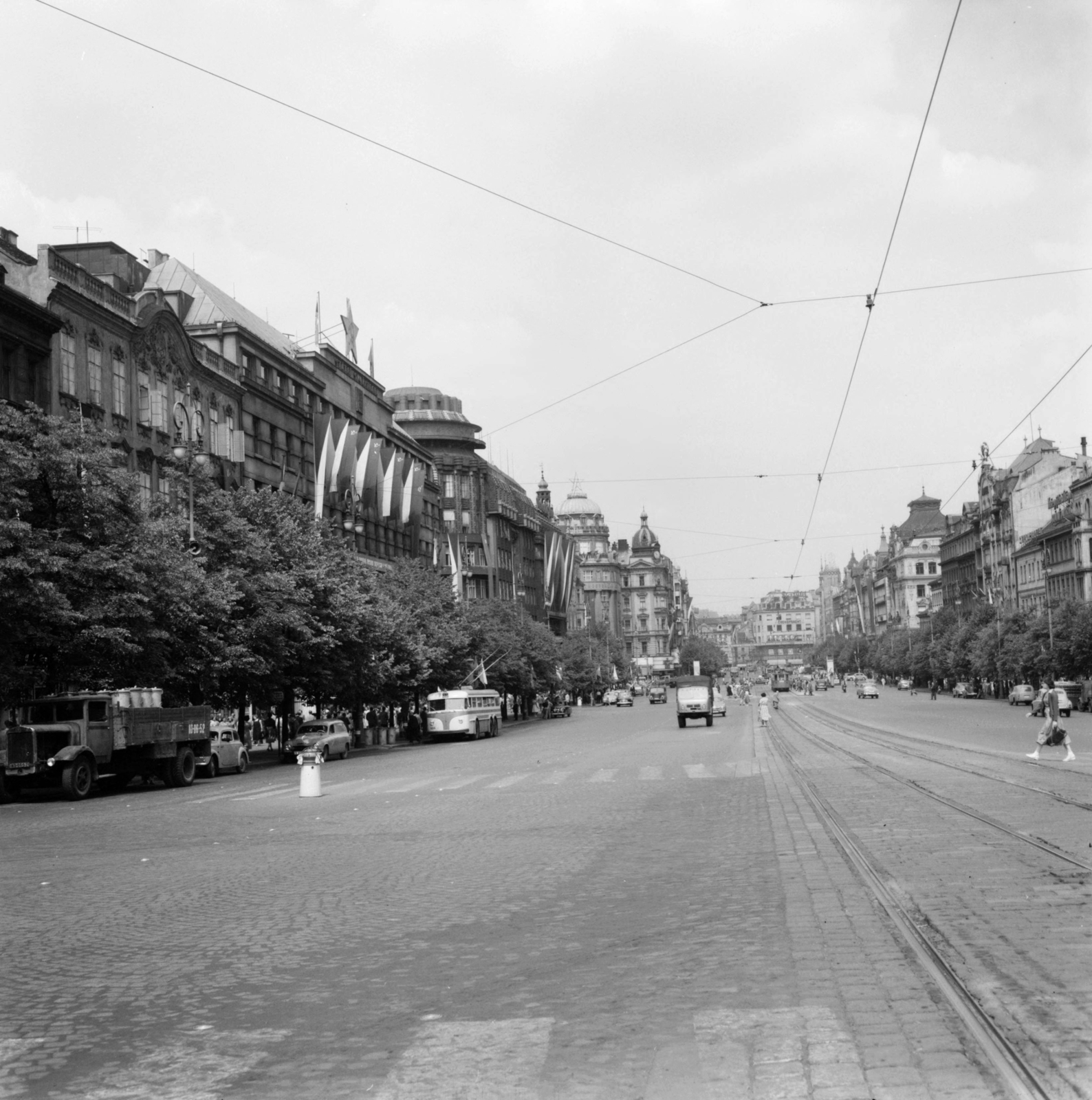 Csehország, Prága, Vencel tér (Václavské námestí)., 1961, UWM Libraries, Csehszlovákia, Fortepan #260052