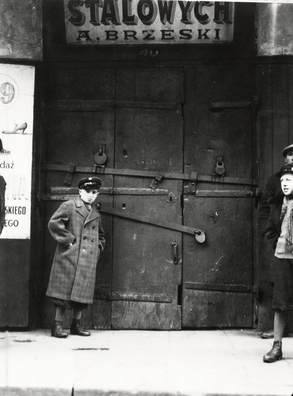 Poland, Warsaw, a felvétel a későbbi gettó területén készült., 1934, UWM Libraries, hands in pockets, Fortepan #260109