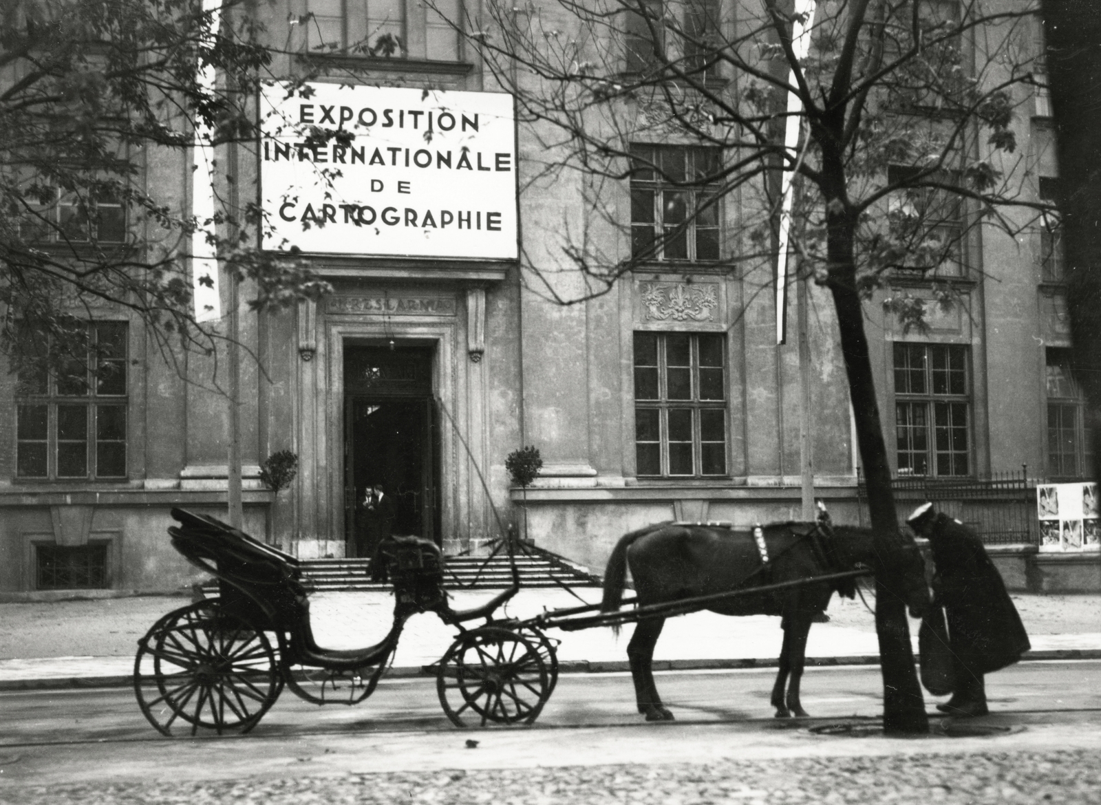 Poland, Warsaw, ulica Stanisława Noakowskiego - ulica Koszykowa sarok, a Varsói Műszaki Egyetem Közlekedési Kara., 1934, UWM Libraries, Fortepan #260112