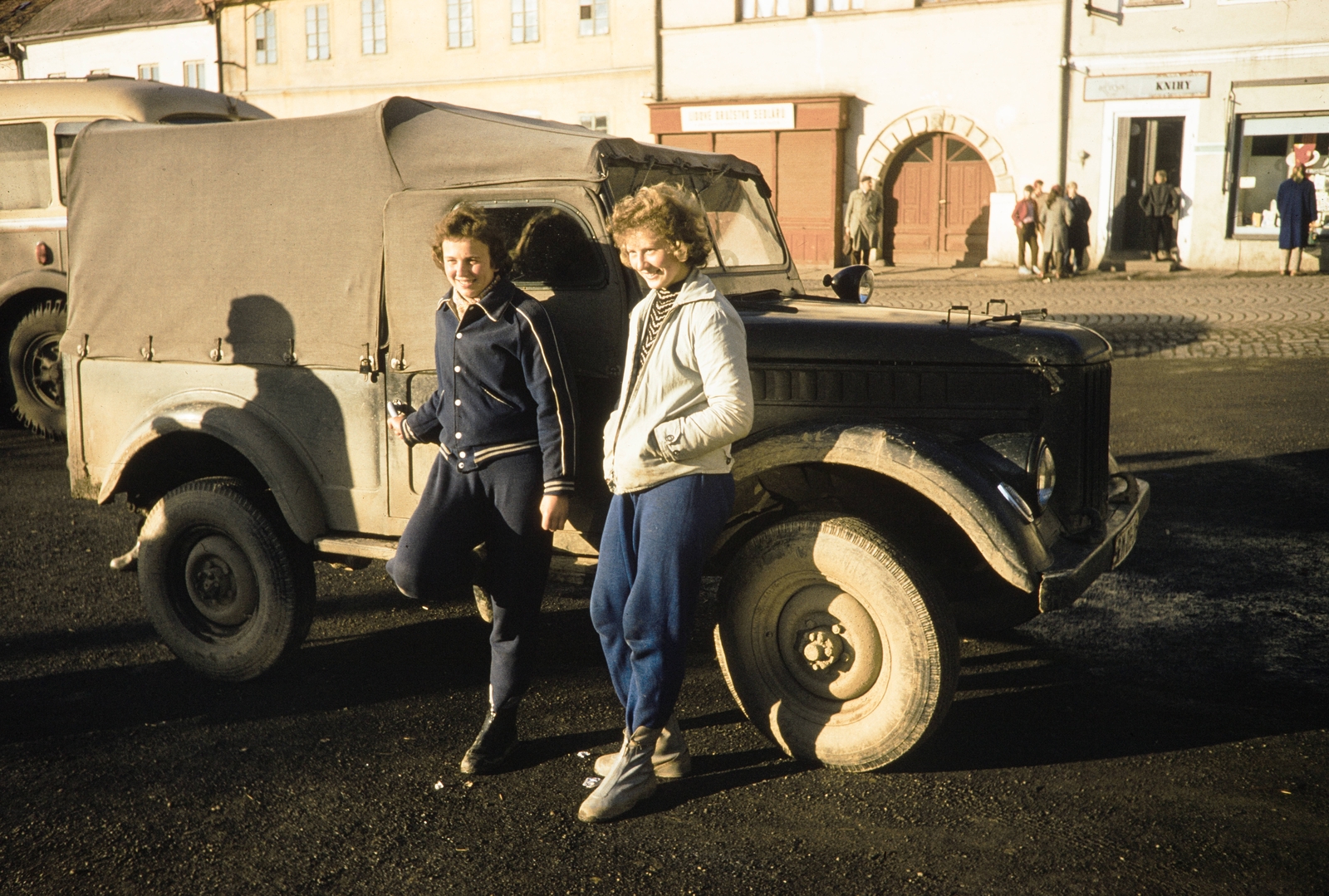 Czech Republik, náměstí Jiřího z Poděbrad., 1960, UWM Libraries, Best of, colorful, girls'n'cars, hands in pockets, Fortepan #260230