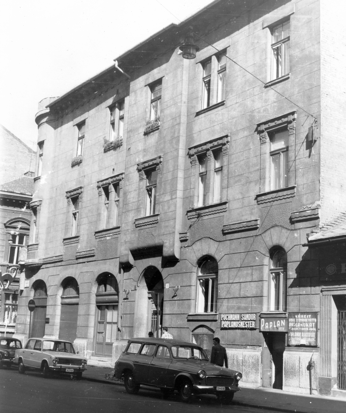 Hungary, Budapest IX., Kinizsi utca 27., 1974, Ferencvárosi Helytörténeti Gyűjtemény, Czechoslovak brand, Soviet brand, Skoda-brand, Lada-brand, automobile, number plate, Budapest, Fortepan #26026