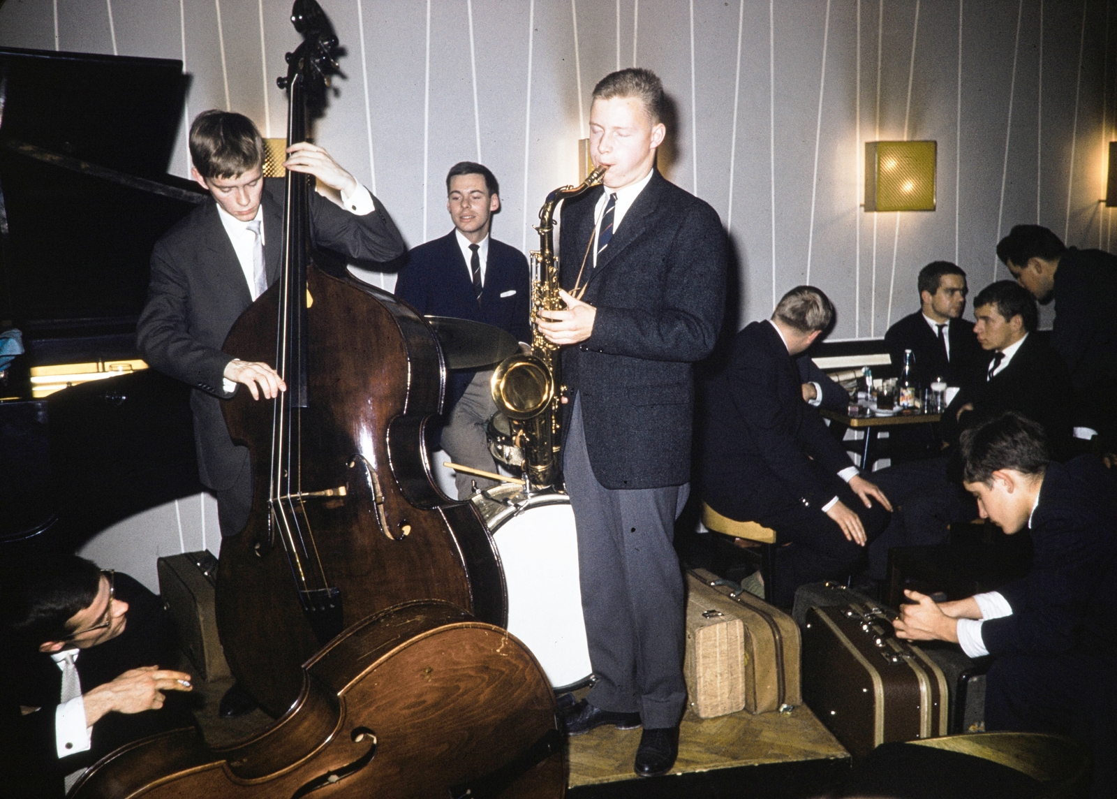 Lengyelország, Varsó, jazz club., 1960, UWM Libraries, Harrison Forman, színes, hangszer, zenekar, jazztörténet, szaxofon, nagybőgő, Best of, Fortepan #260274