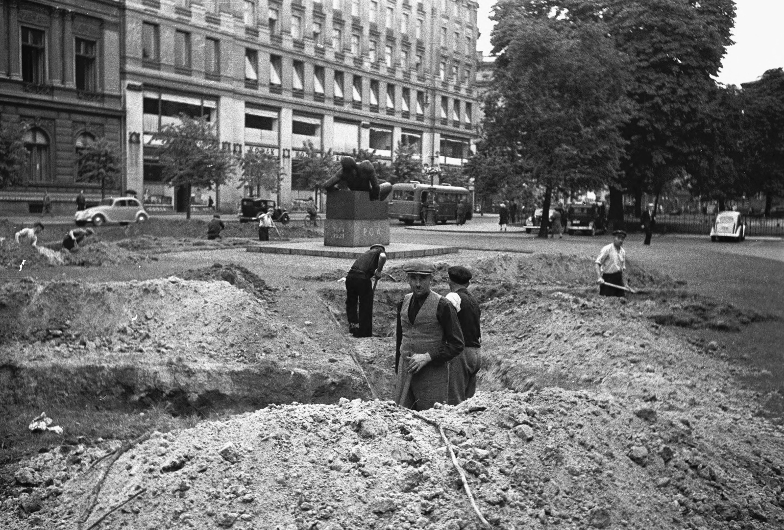 Poland, Warsaw, plac Stanisława Małachowskiego., 1939, UWM Libraries, trench, Fortepan #260357