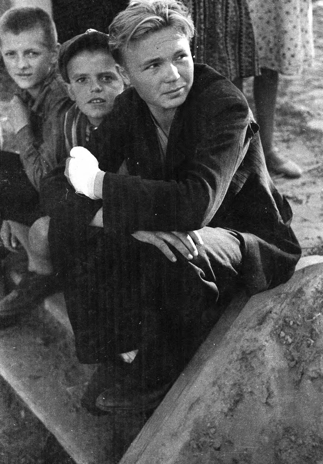 Poland, 1939, UWM Libraries, boys, sitting on stairs, Fortepan #260387