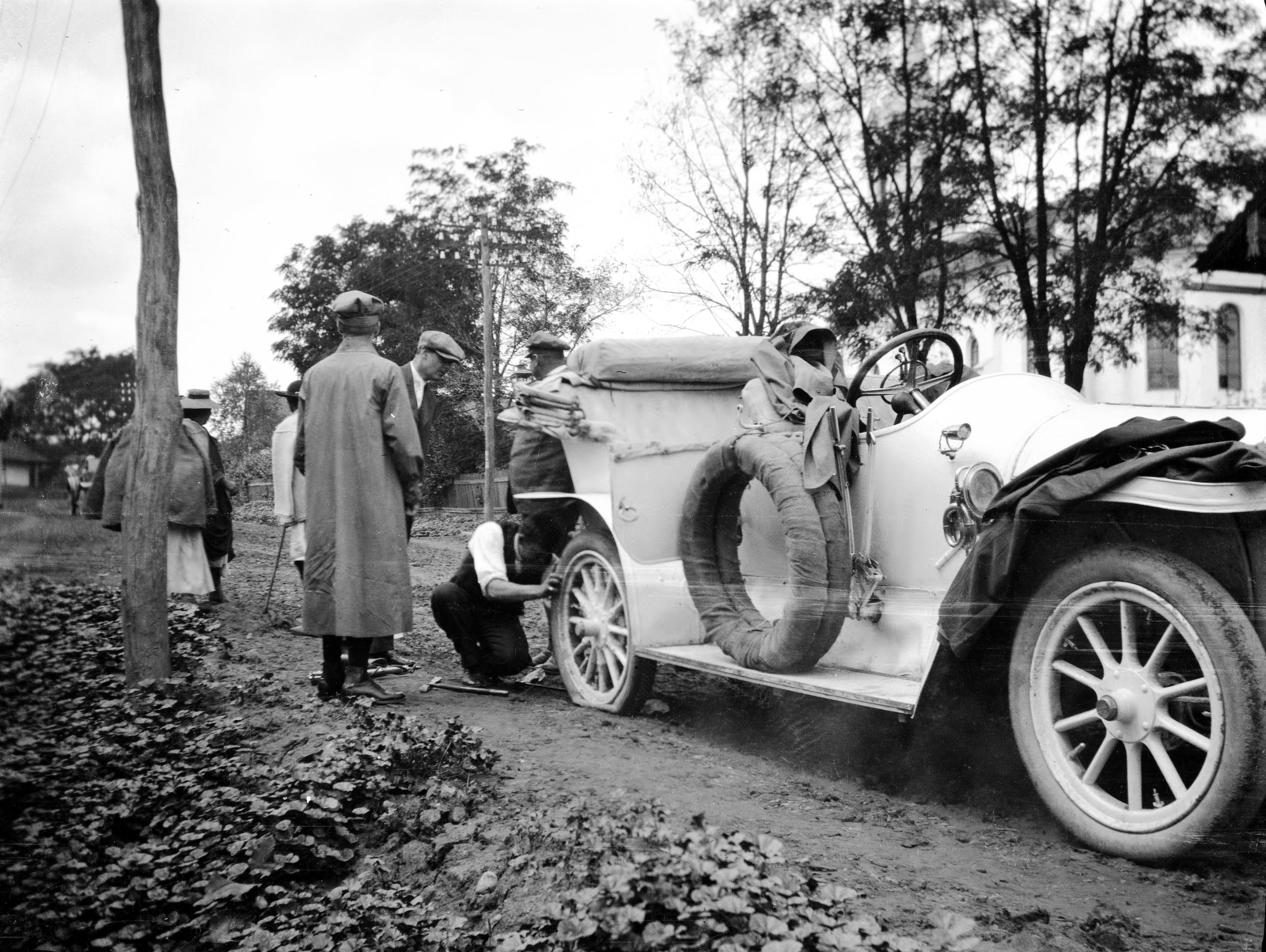 Romania,Transylvania, 1913, UWM Libraries, automobile, spare wheel, flat tyre, Fortepan #260432
