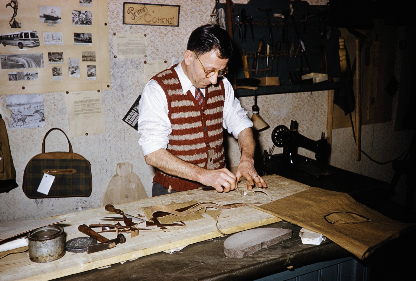 Romania, 1970, UWM Libraries, workshop, sewing machine, leather goods, Fortepan #260495