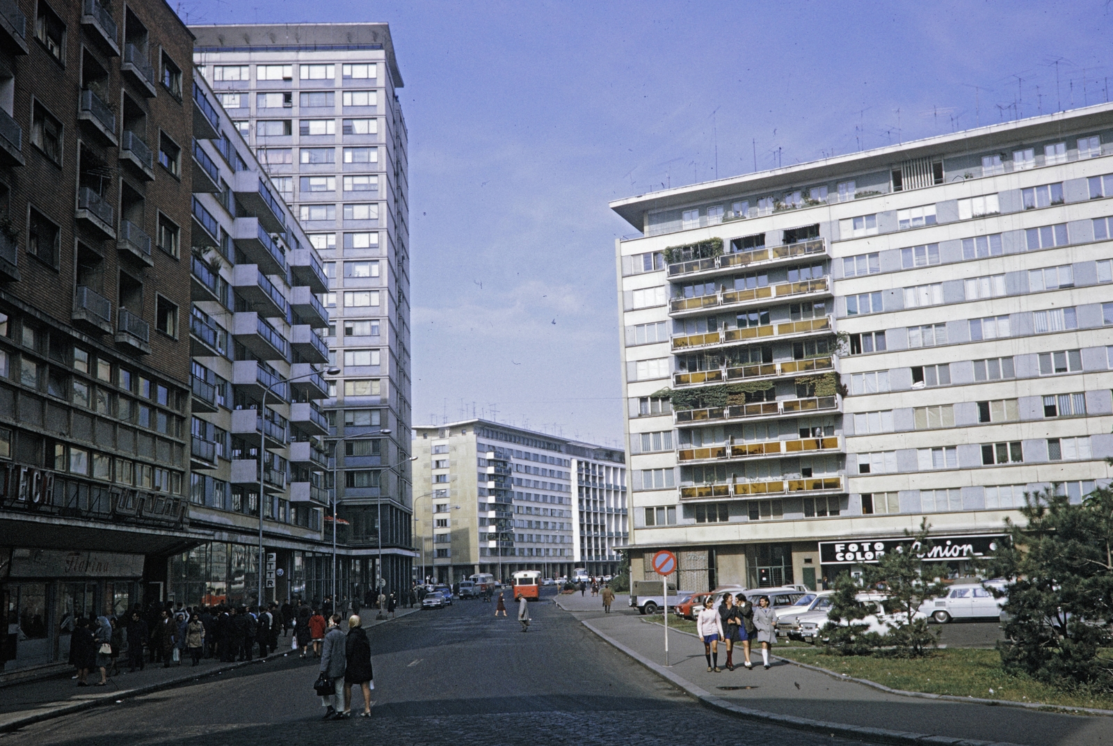 Romania, Bucharest, Strada Ion Câmpineanu (13 Decembrie), szemben a Strada Luterană torkolata., 1970, UWM Libraries, Fortepan #260506