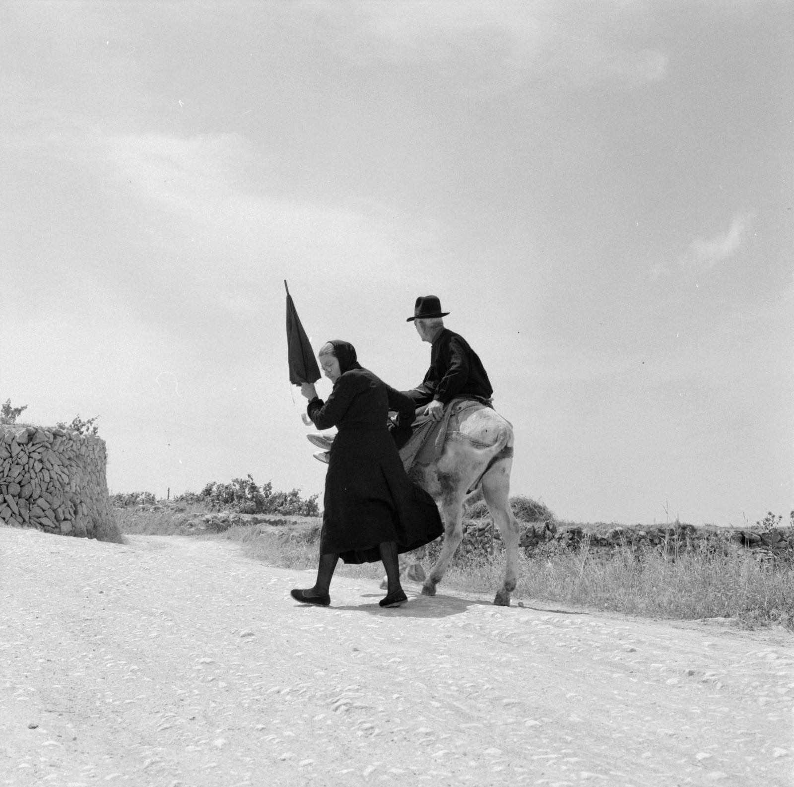 Spain, untitled, 1961, UWM Libraries, Best of, sunshades, black dress, donkey, man and woman, Fortepan #260615