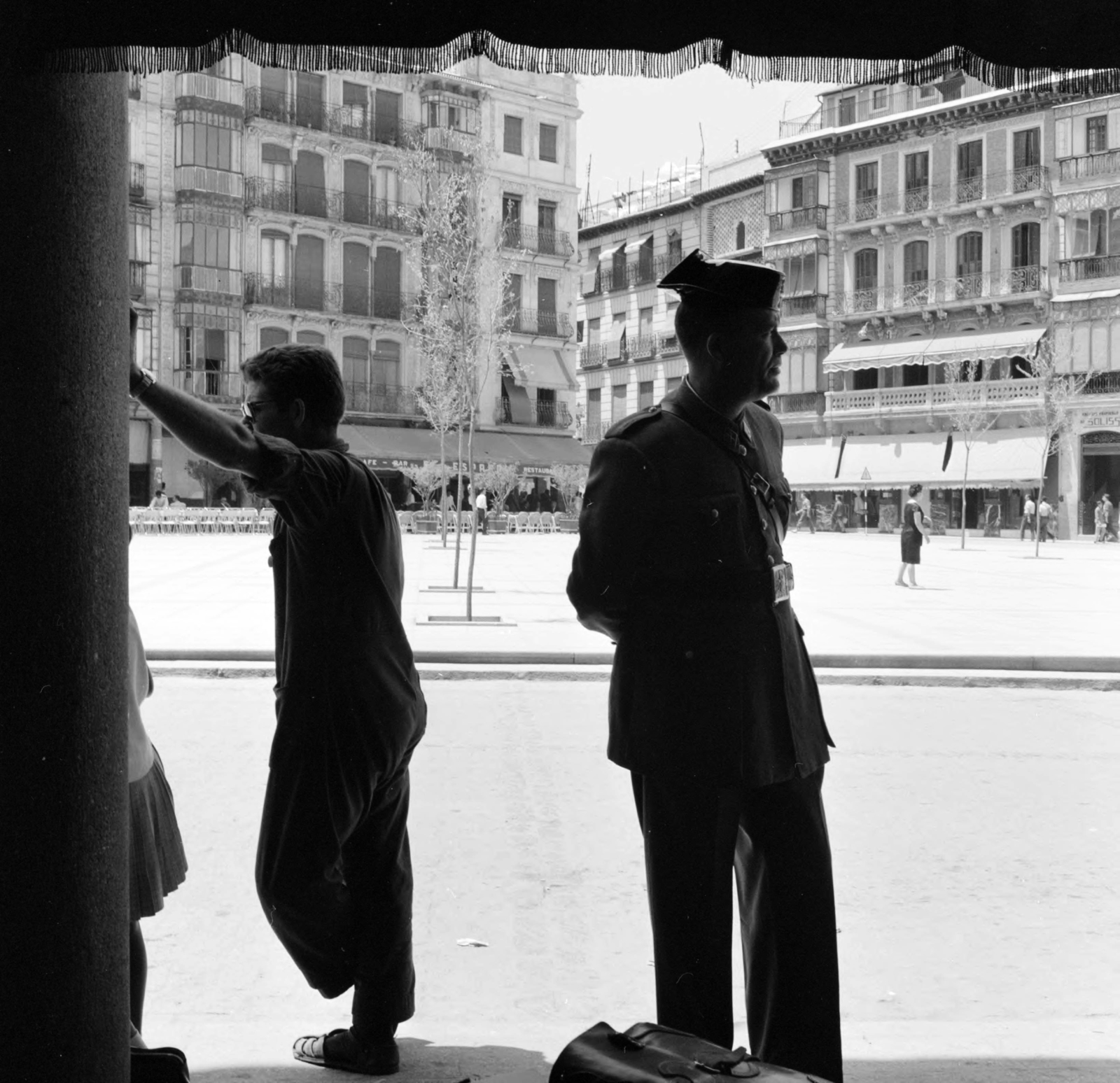 Spanyolország, Toledo, Plaza de Zocodover, a háttérben a Calle Comercio., 1961, UWM Libraries, Fortepan #260641