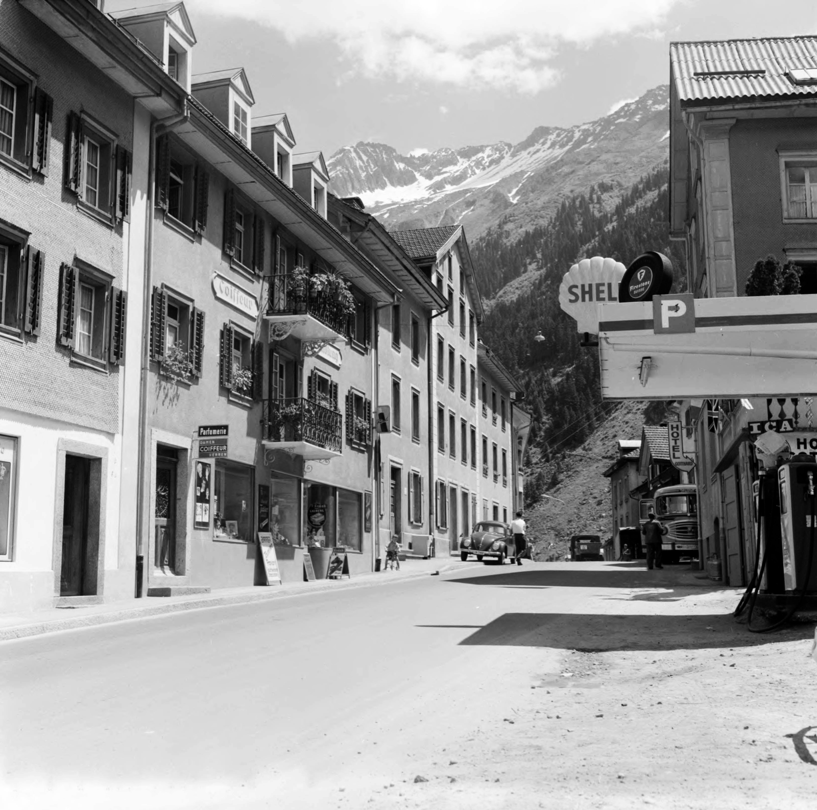 Switzerland, Gotthardstrasse., 1958, UWM Libraries, photo aspect ratio: square, street view, hillside, gas station, Fortepan #260660